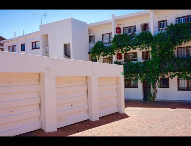 1 BEDROOM APARTMENT FOR SALE IN WENDYWOOD